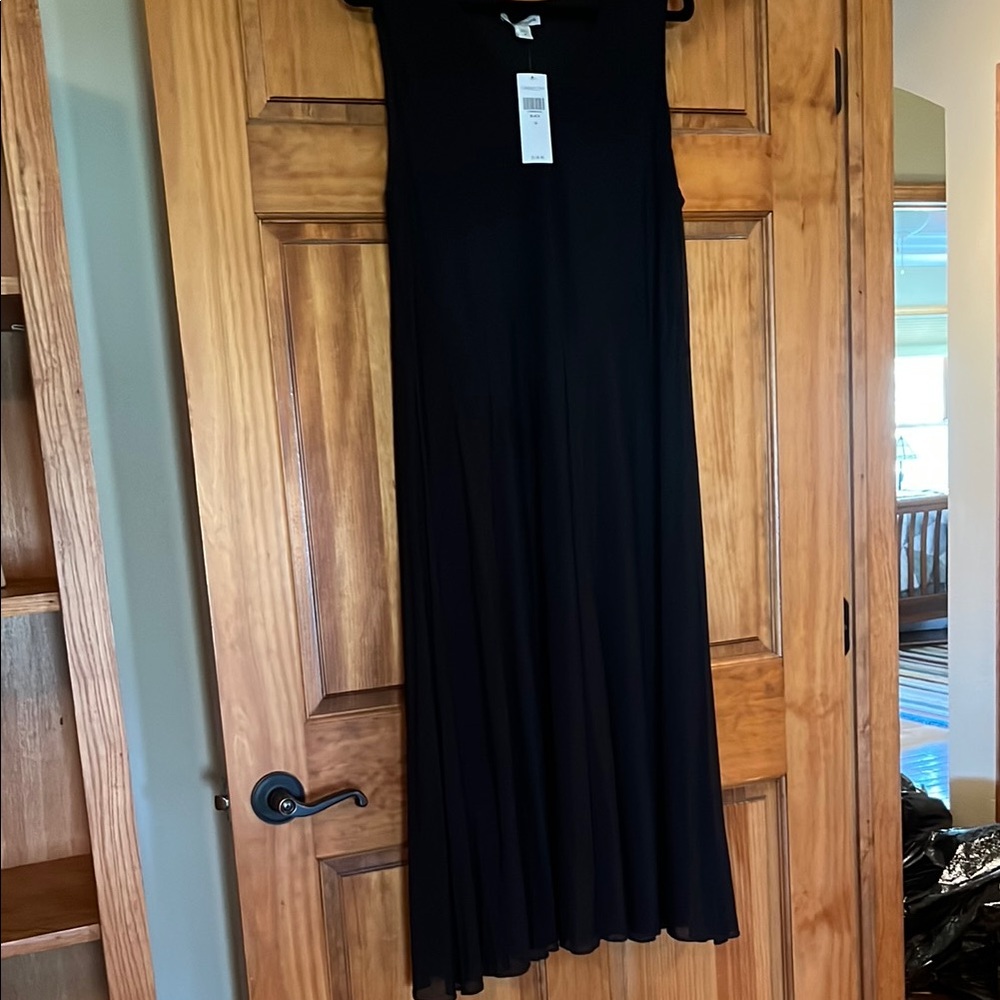 Elegant Black Sleeveless Dress